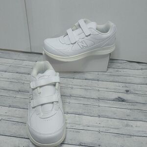 New Balance 577 MW577WT Men's Size 10.5 2E White Low Top Lace Up Walking Shoes.